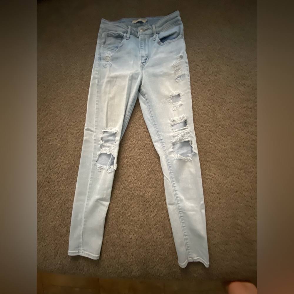 Light blue Levi jeans
